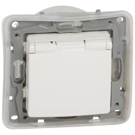 Розетка 1-м СП Etika 16А IP44 250В 2P+E с заземл. защ. шторки с крышкой немецк. стандарт безвинтов. клеммы механизм бел. Leg 