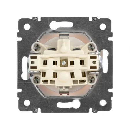 Розетка 1-м СП Valena 16А IP21 230/250В 2P+E с заземл. защ. шторки на винтах механизм бел. IEK 